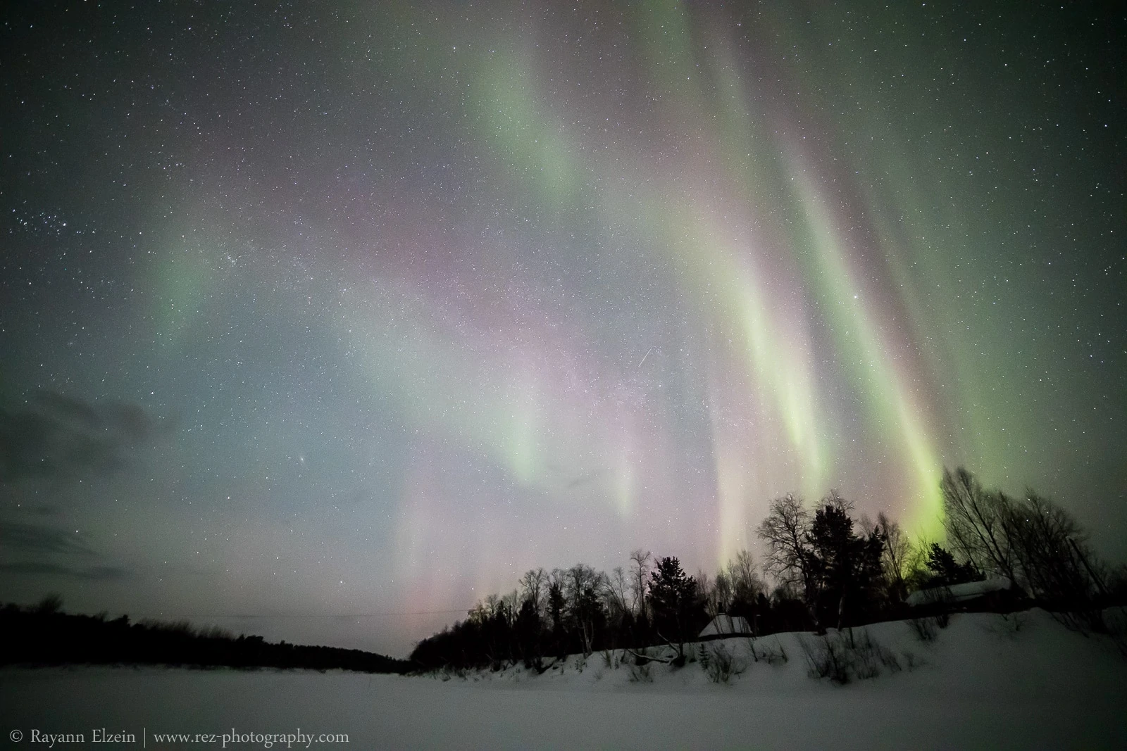 Sleepless night with the Northern Lights in Lapland