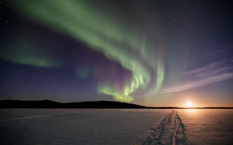 Read more about the article Best place to see Northern Lights: 5 reasons to choose Inari